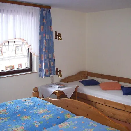 Bauernhofpension Buechsenschuetz * Harbshausen